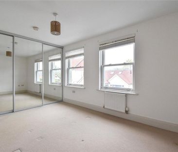 4 bedroom semi-detached house to rent - Photo 6