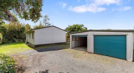 Charming 3BR Home with Deck & AC! - Photo 2