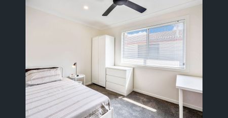 Three bedroom duplex in perfect central location - Photo 2