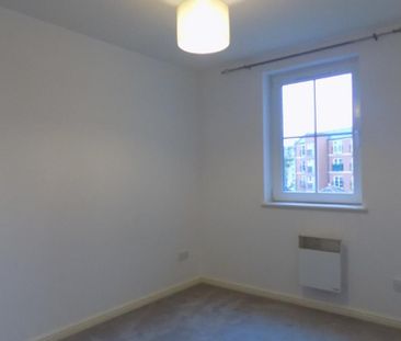 2 bed flat for rent in The Shore - Photo 3