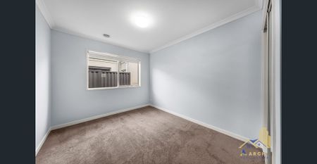 Stunning Henley Masterpiece-Property in Prime Location! - Photo 5