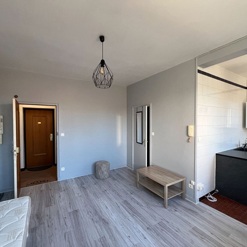 Location Appartement 1 pièce 26m² - Photo 1