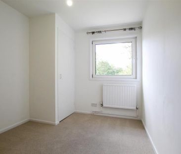 3 bedroom end of terrace house to rent - Photo 6