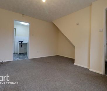 2 bedroom semi-detached house to rent - Photo 6