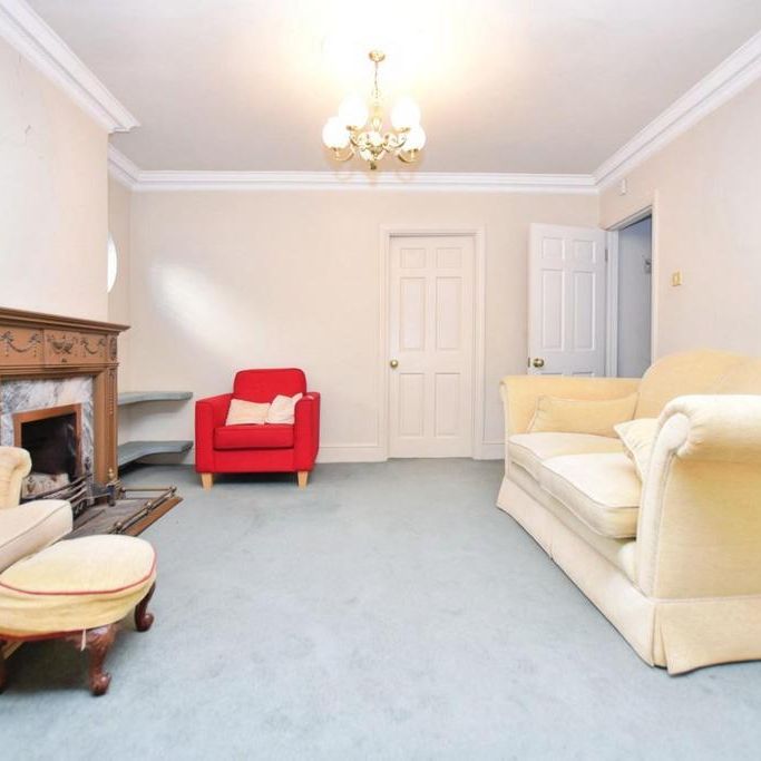 4 bedroom chalet to rent - Photo 1