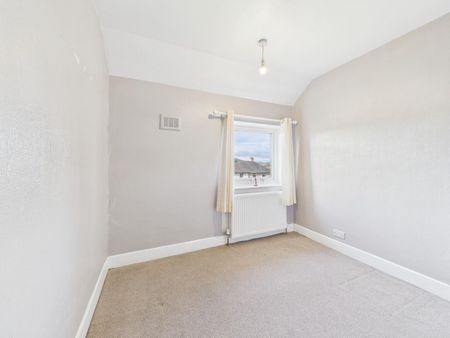 3 bedroom House To Let - Photo 3