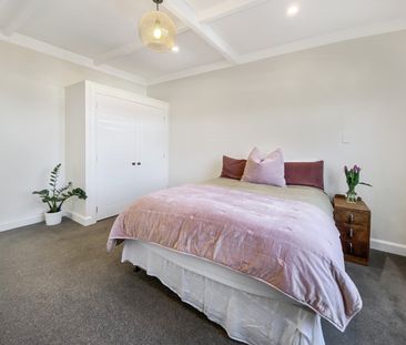 Welcome home to 81 Endeavour Street - Photo 6