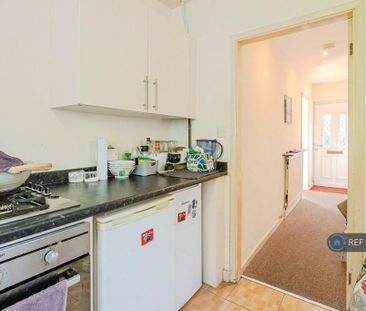 3 bedroom detached house to rent - Photo 4