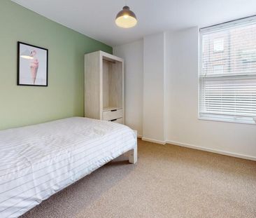 5 bedroom flat to rent - Photo 6