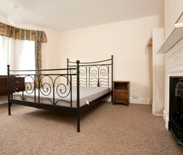 5 Bed Student House Clavin Road - SEE VIDEO TOUR - Photo 4