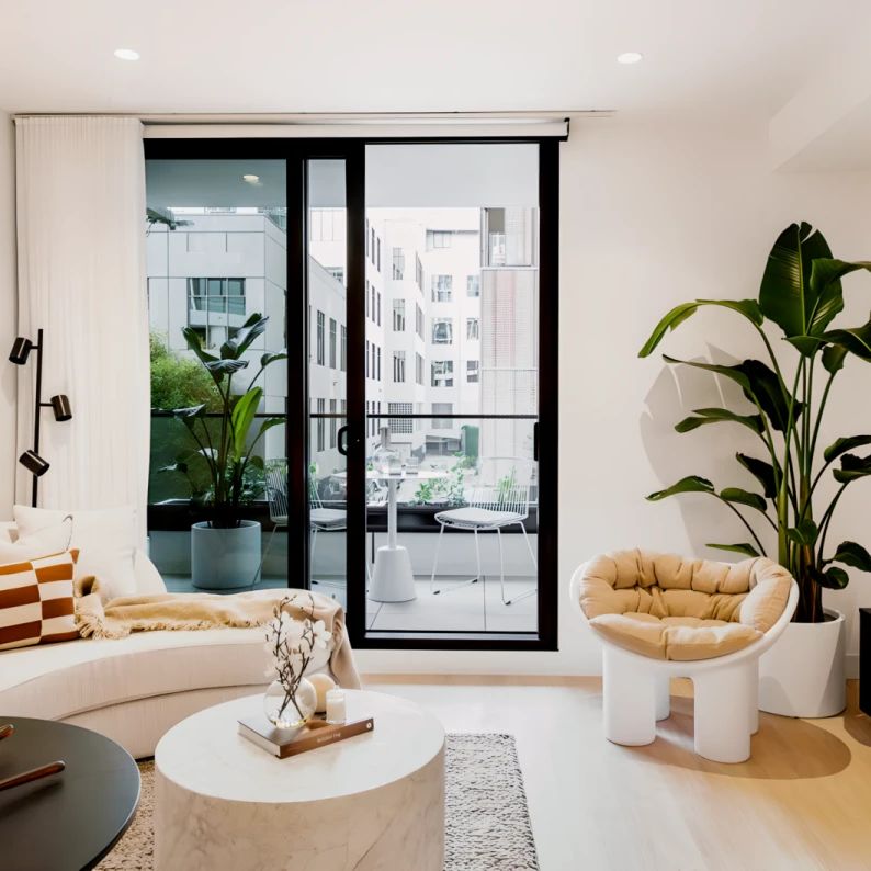 Studio-W208 - Photo 1