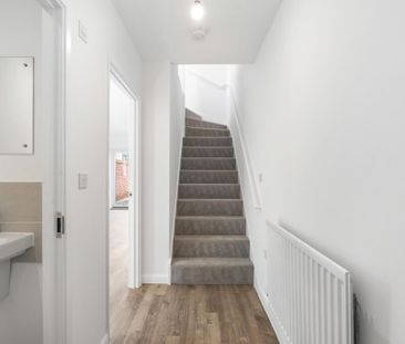 2 bedroom terraced house to rent - Photo 2