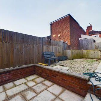 2 bedroom Flat To Let - Photo 1