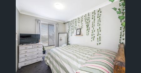 Easy Coastal Living in Halls Head - Photo 2