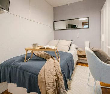 Calle de Fuendetodos, Madrid, Community of Madrid 28047 - Photo 5