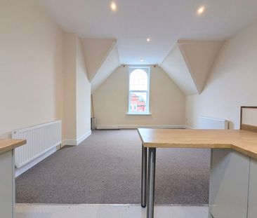 To Let – Eastbank Street, Southport – Two Bedroom Spacious Apartment - Photo 2