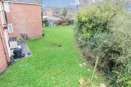 Bower Court, Cippenham Lane, Cippenham, SL1 - Photo 4