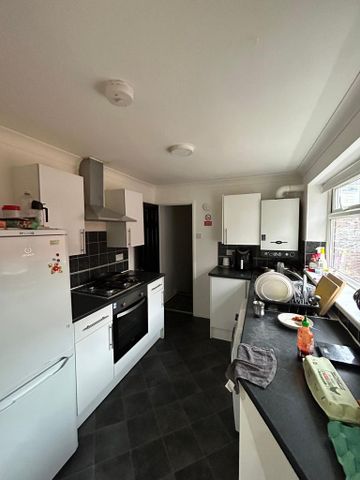 2 bedroom flat to rent - Photo 5