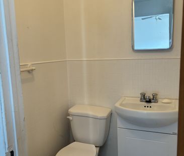 Très beau grand 1 1/2, rez de chaussé Limoilou/Maizerets Libre - Photo 3