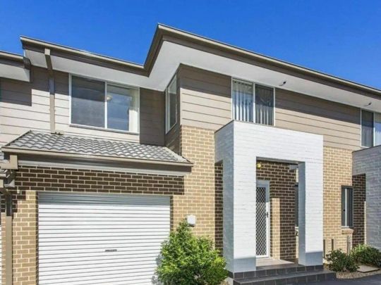 “Picture perfect townhouse!” - Photo 1