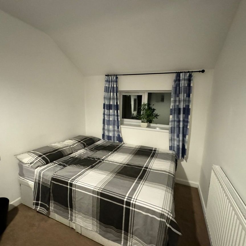 Room in a Shared Flat, Wells Court, CV5 - Photo 1