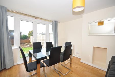 1 bedroom in a house share to rent - Photo 4