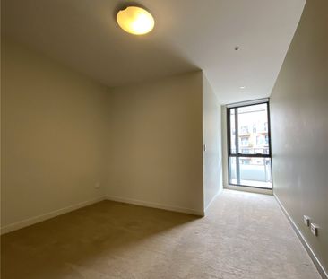 616/100 Harbour Esplanade - Photo 2