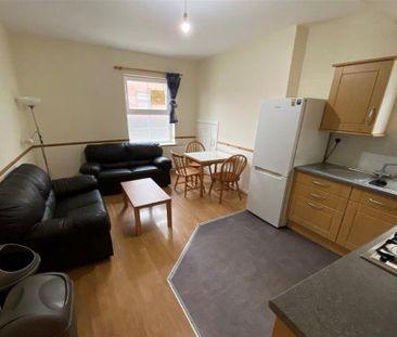 4 bedroom semi-detached house to rent - Photo 1