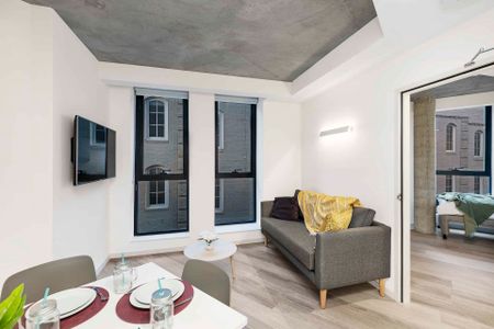 3 Bedroom Ensuite, King Single Bed - Photo 3