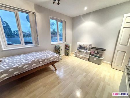 4 bedroom detached house to rent - Photo 5