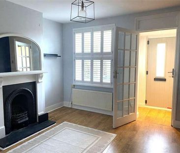 Edgell Road, Staines Upon Thames, Surrey, TW18 - Photo 2