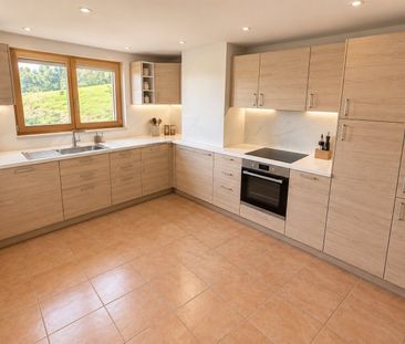 La Coudre: 5.5 rooms renovated with large terrace and unobstructed ... - Photo 3
