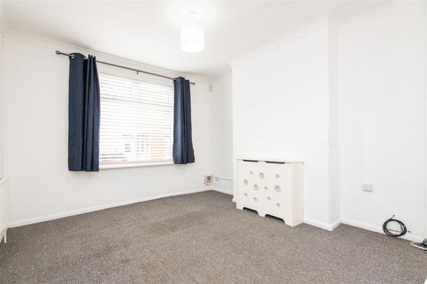 3 bed House - Mid Terrace To Let - Photo 1