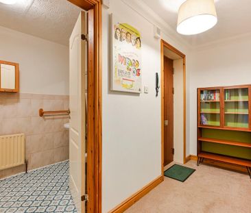 2 bedroom ground floor flat to rent - Photo 4