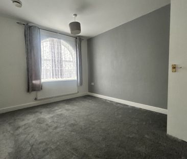 Victoria Road East - Photo 2