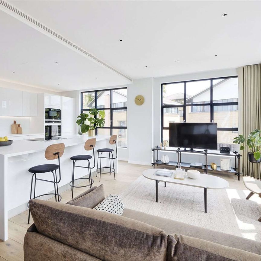 SHORT LET - All the comfort and convenience of home combined with the luxuries of a boutique hotel. - Photo 1