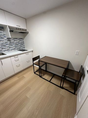 For Lease - 316 Cherokee Boulevard, Toronto, Ontario - Photo 4