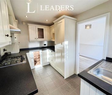 3 bedroom detached house to rent - Photo 3