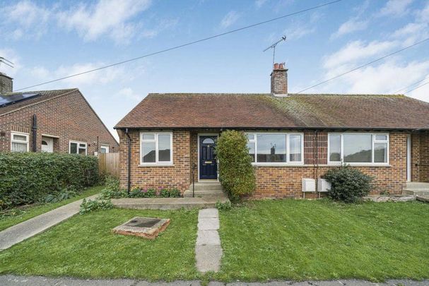 2 bedroom bungalow to rent - Photo 1