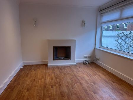 3 bedroom end of terrace house to rent - Photo 2