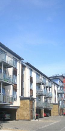 1 Bed - Quayside Drive - Photo 1