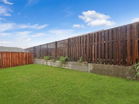 6 Crewes Cres, Redbank Plains QLD 4301 - Photo 4