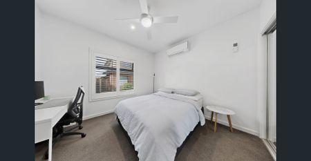 SPACIOUS LIVING IN SUPREME LOCATION! - Photo 5