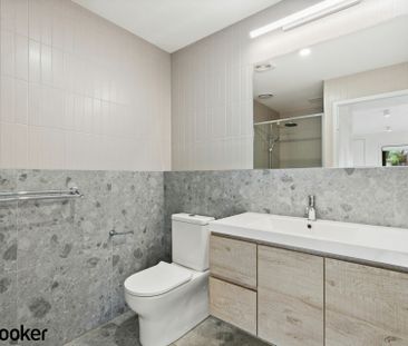 Stylish and modern 1-bedroom apartment - Photo 6