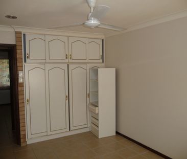 TWO BEDROOM UNIT SOUTH MACKAY - Photo 5