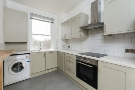 2 bedroom flat to rent - Photo 3