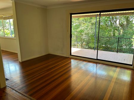 4 bedroom 2 bathroom house***Park on Hannah st for inspection*** - Photo 2