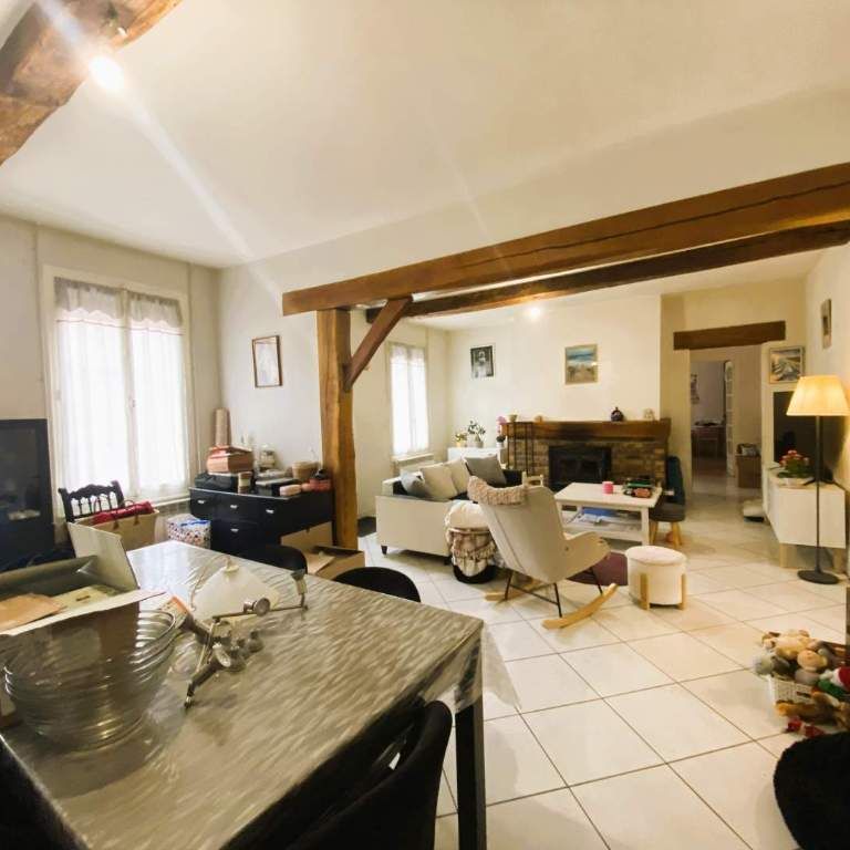 Maison d'habitation - Photo 1