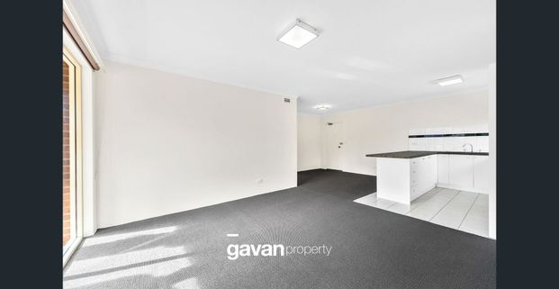 Two bedroom apartment in convenient location - Photo 1