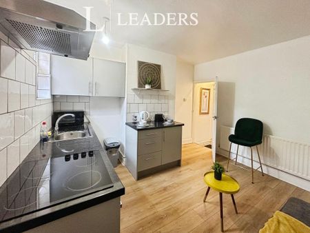 1 bedroom flat to rent - Photo 3